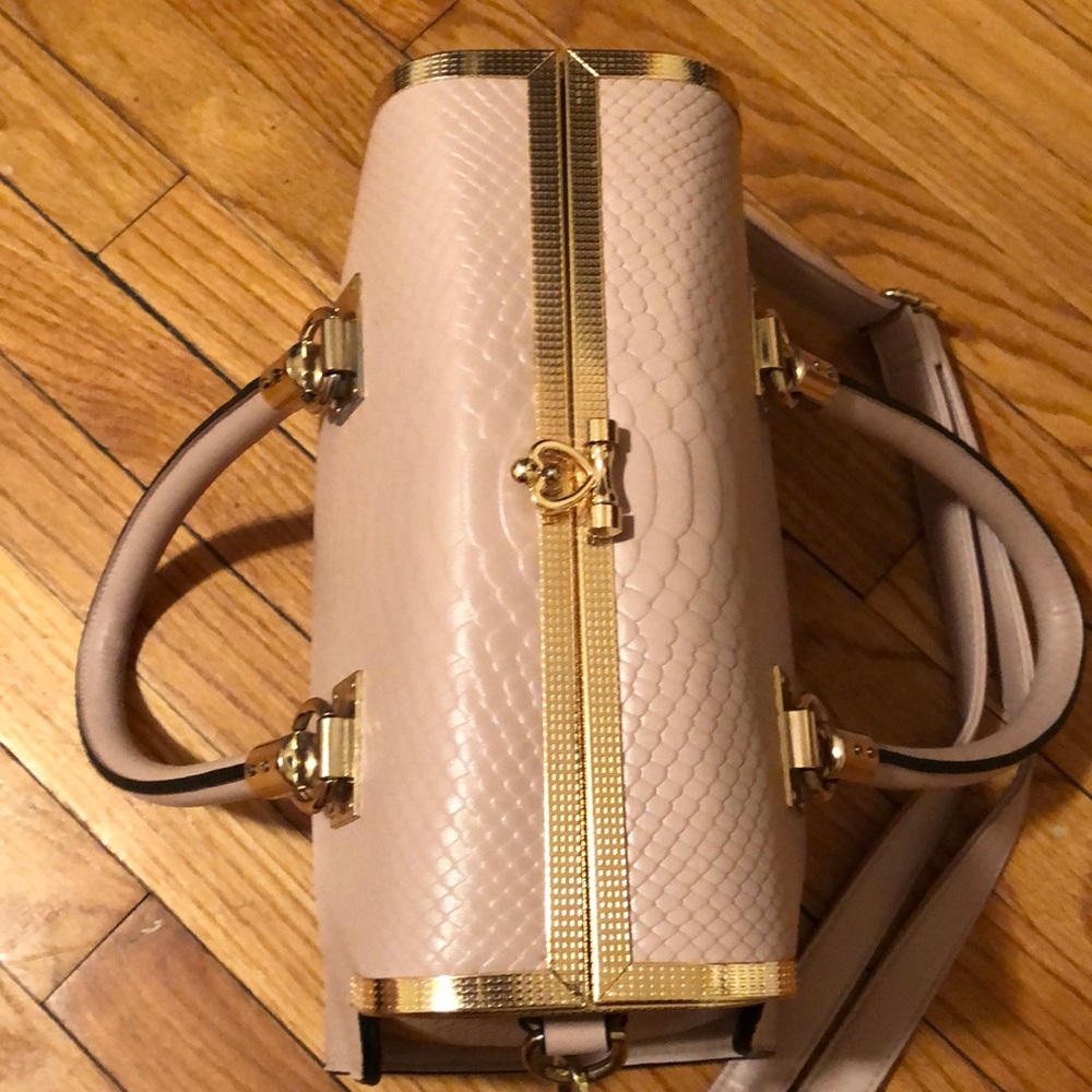 Beautiful Purse 👜 - Picture 5 of 15